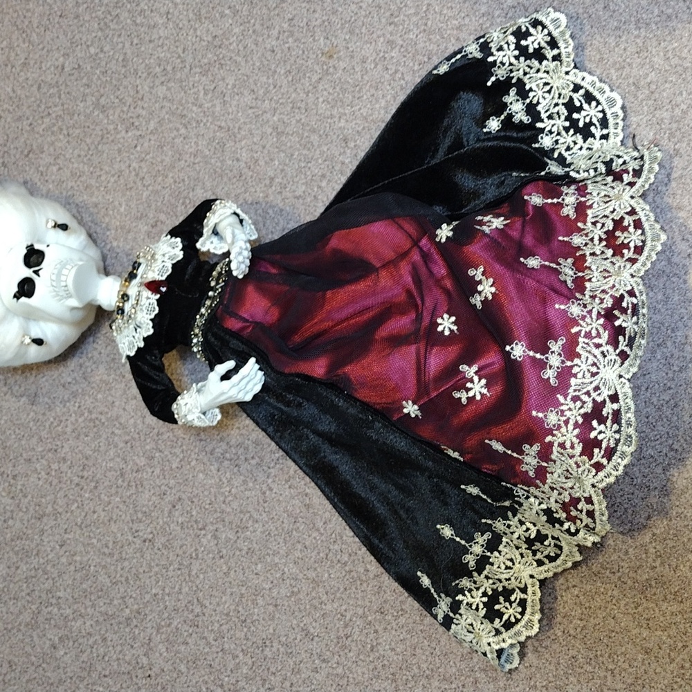 2019 Victorian Ghost Bride Day Of The Dead "Catrina" Doll - Picture 11 of 17